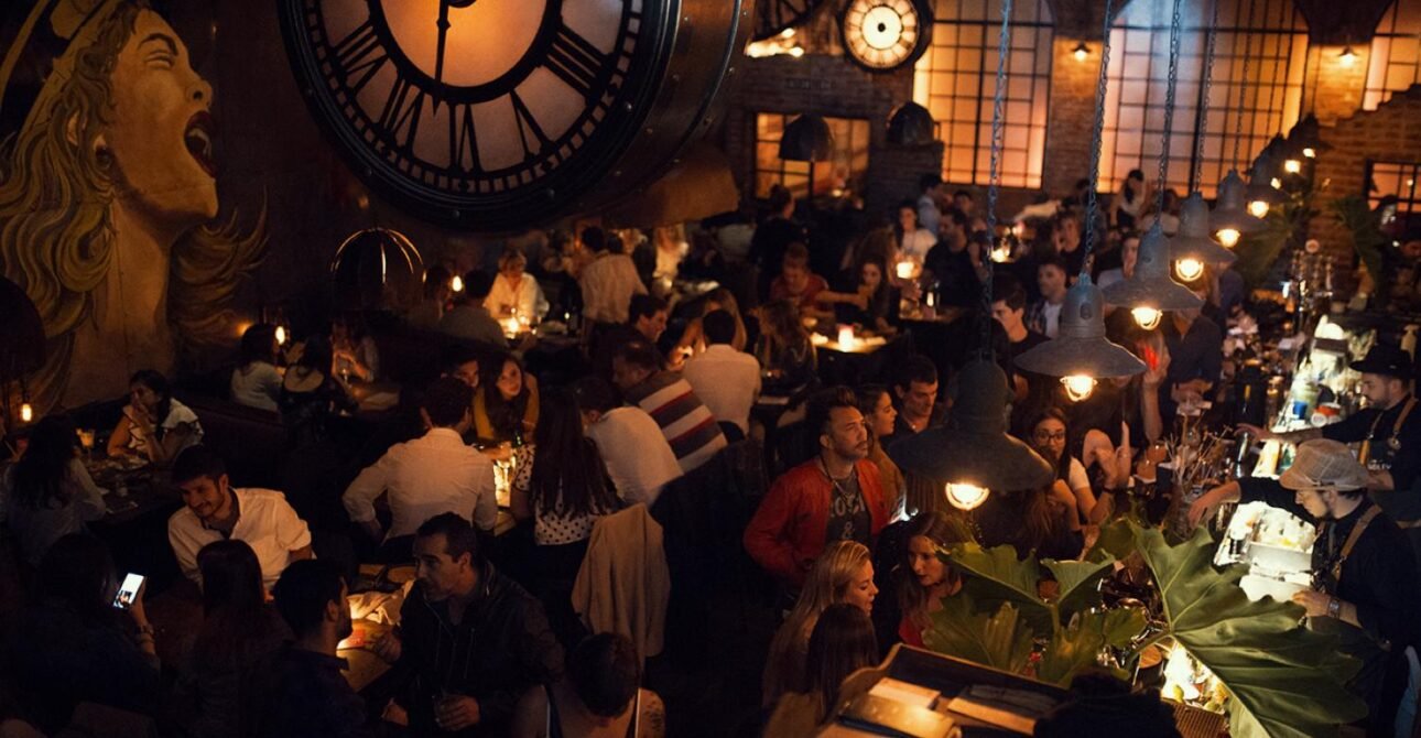Bares temáticos en Buenos Aires: experiencias únicas para vivir la noche porteña